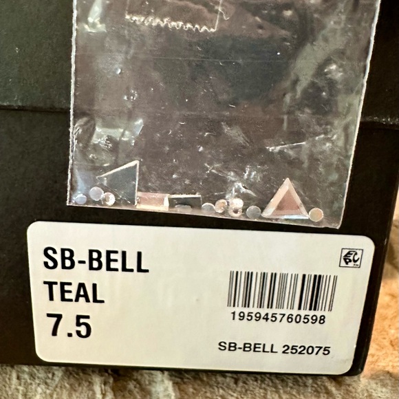 Betsey Johnson Women’s Sb-Bell Metallic Teal Heels - Picture 9 of 11